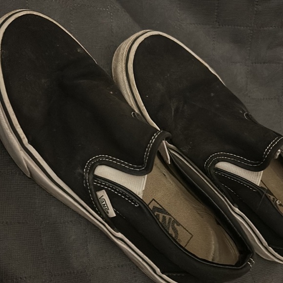 black slip on vans - Picture 2 of 3